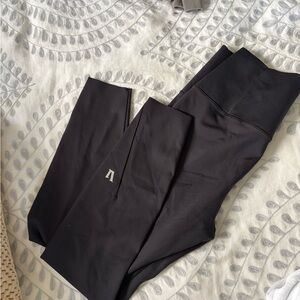 Vuori Black High-Waisted Leggings